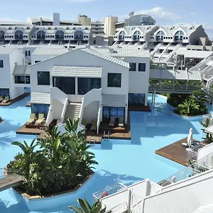 Lake Suite Pool Access